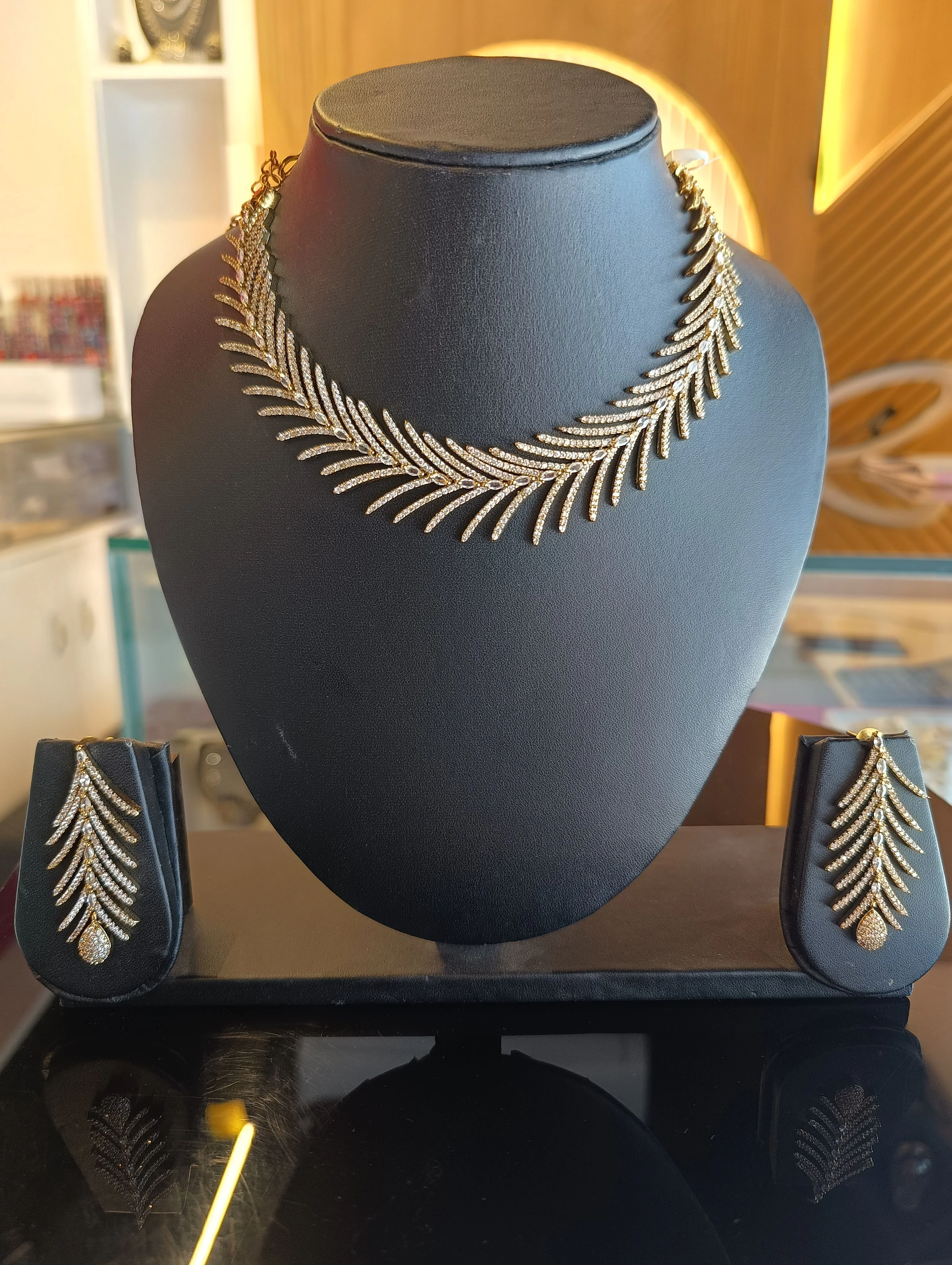 Leaf Cascade Necklace Set