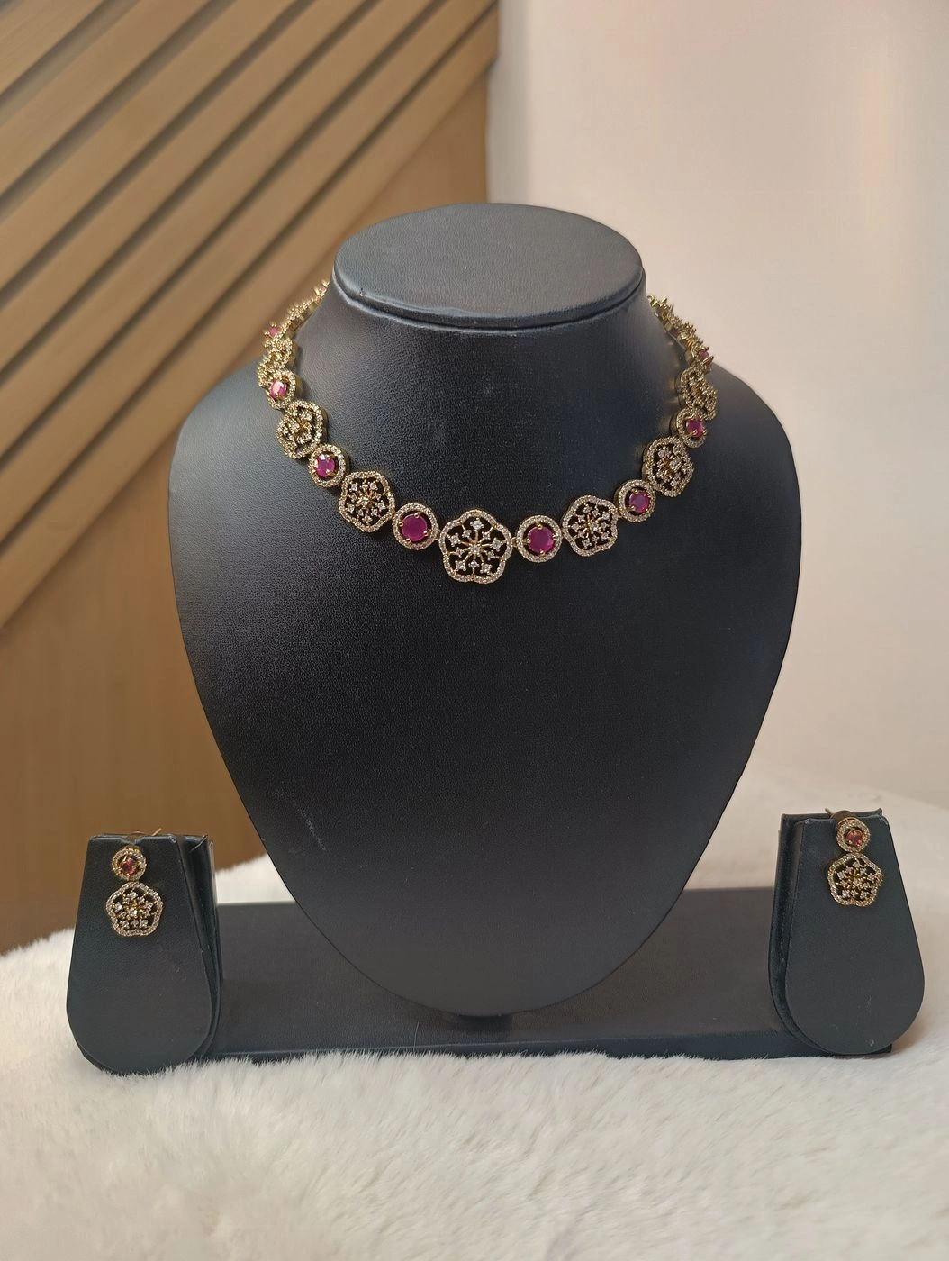 Handcrafted Polki choker